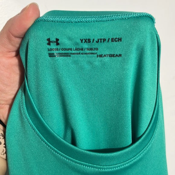 Under Armour Girl’s Green Paint Splatter Basketball Design Heatgear Tee Shirt XS - Picture 5 of 5